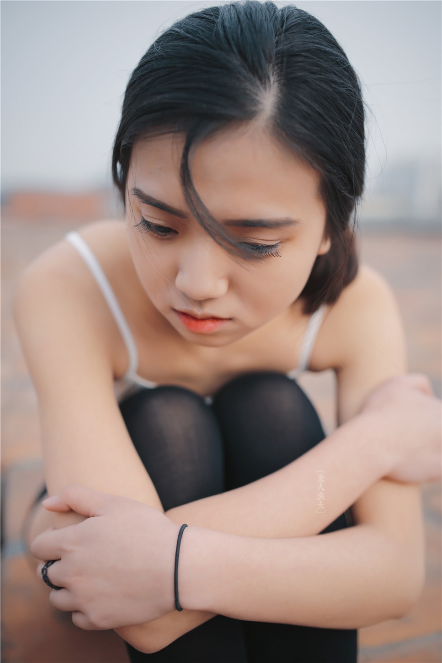 童颜美女多姿多彩的生活照写真(第34页)