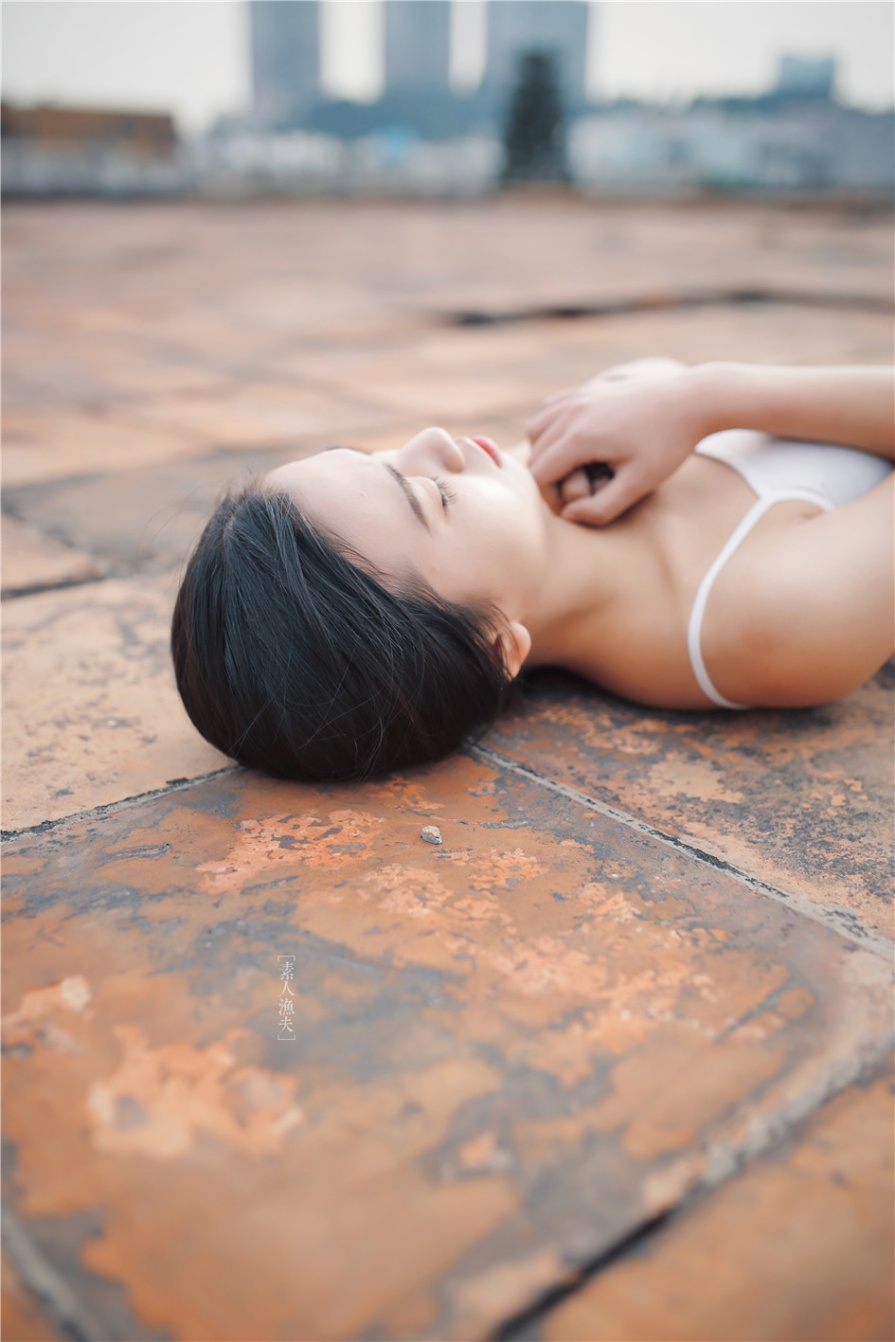 童颜美女多姿多彩的生活照写真(第35页)