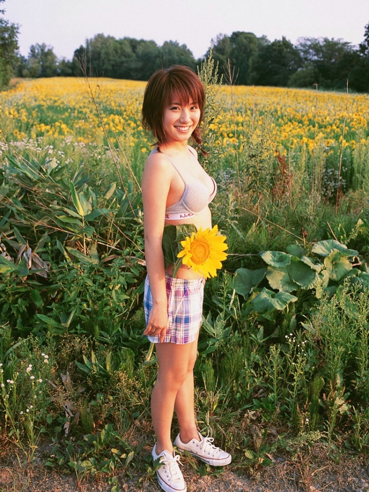 泳装美女山本梓性感生活照(第79页)