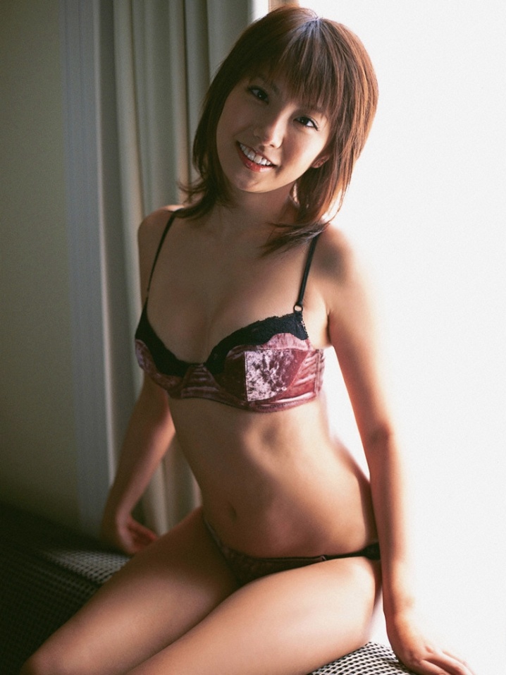 泳装美女山本梓性感生活照(第130页)