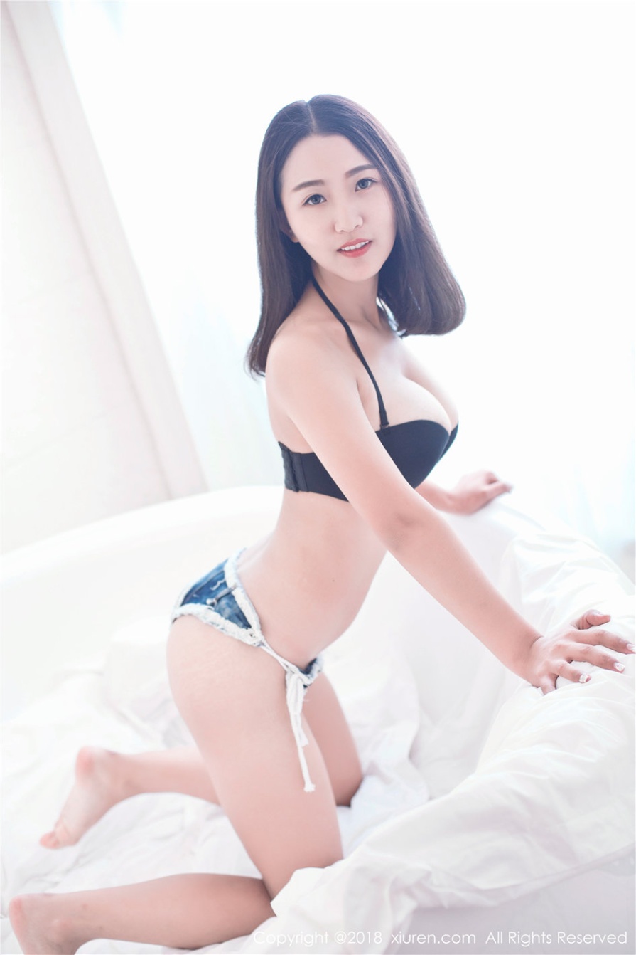 泳装美女七月Julie床上巨乳翘臀诱人写真图片(第14页)