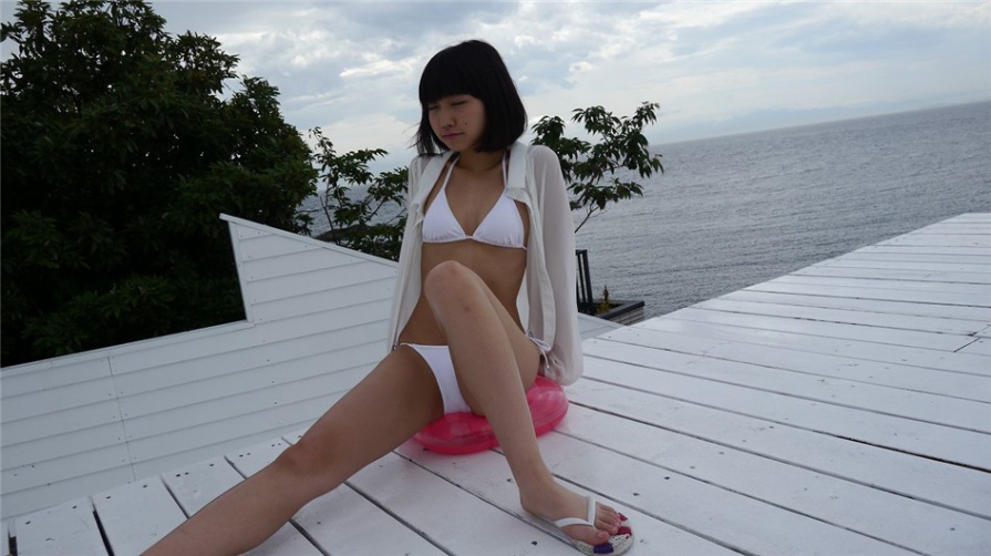 清纯美女高岡未來比基尼写真(第33页)