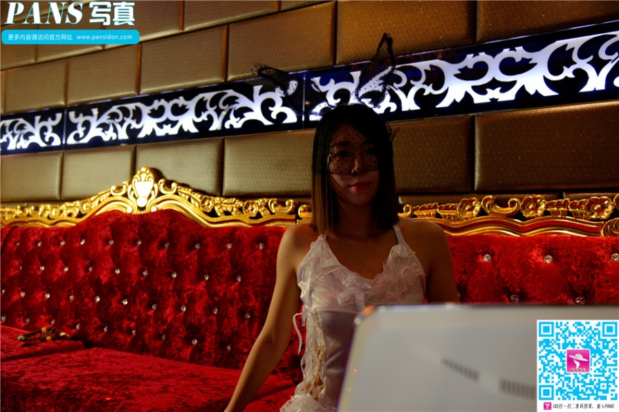 蕾丝兔女郎皮皮酒吧厢房美腿诱惑写真(第11页)