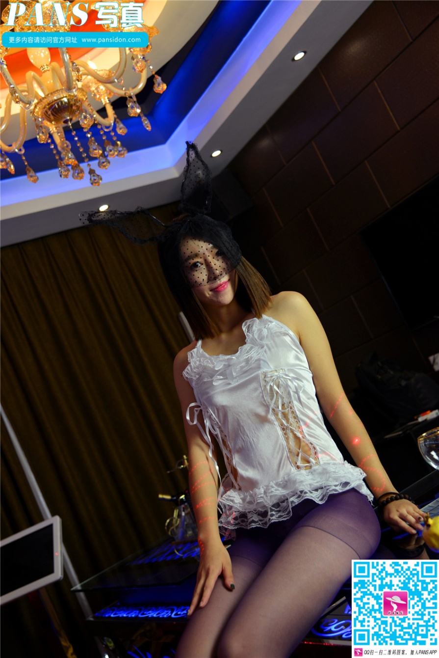 蕾丝兔女郎皮皮酒吧厢房美腿诱惑写真(第21页)