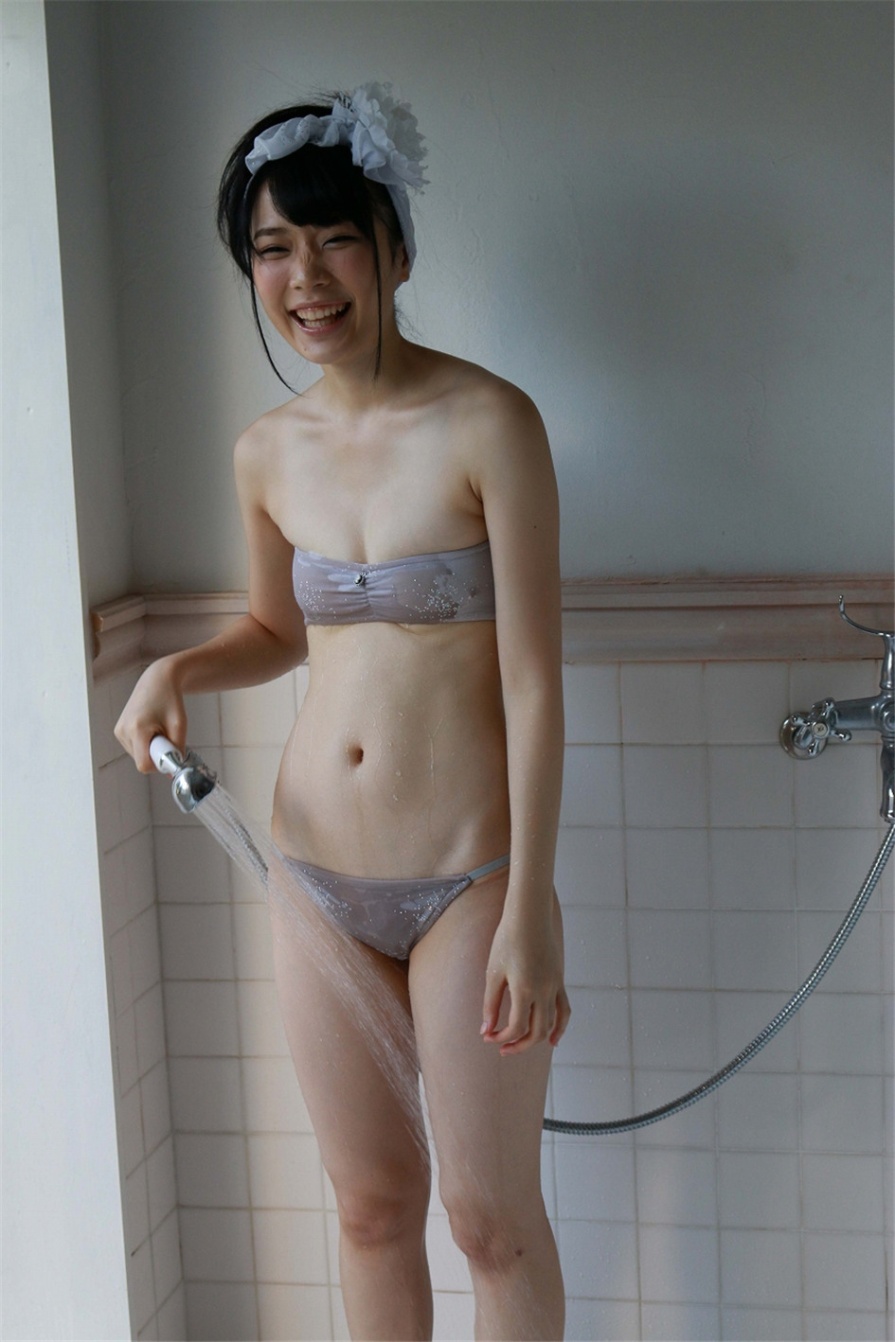 日本美女末永みゆ浴室湿身私房照(第6页)