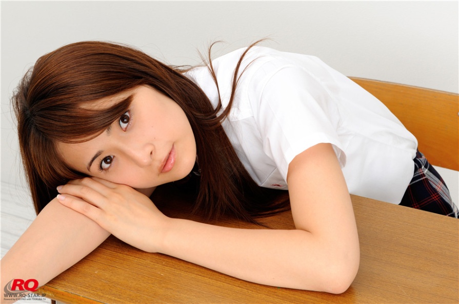 日本美女澤井玲菜学生装清纯写真(第24页)
