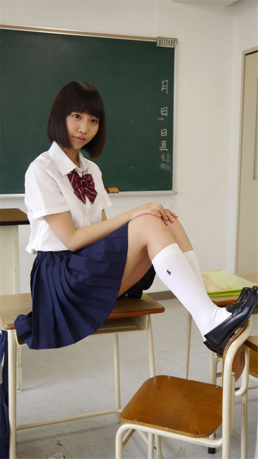 日本学生妹高岡未來教室性感美臀诱惑写真图片(第45页)