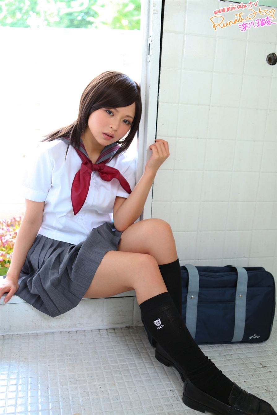 日本学生妹浜川瑠奈粉嫩美臀诱人写真图片(第5页)