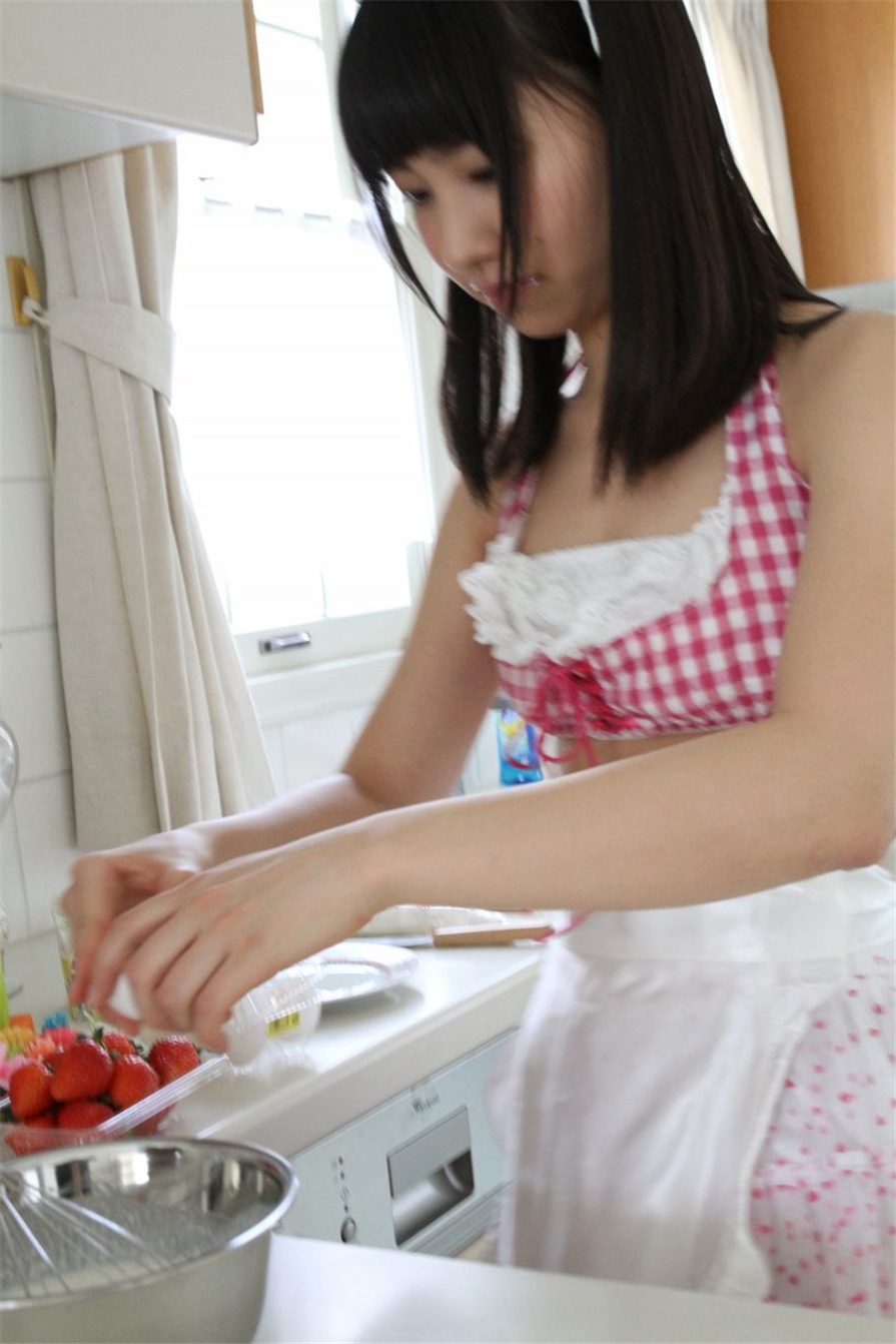 日本少女高岡未來女仆装诱人私房照(第47页)