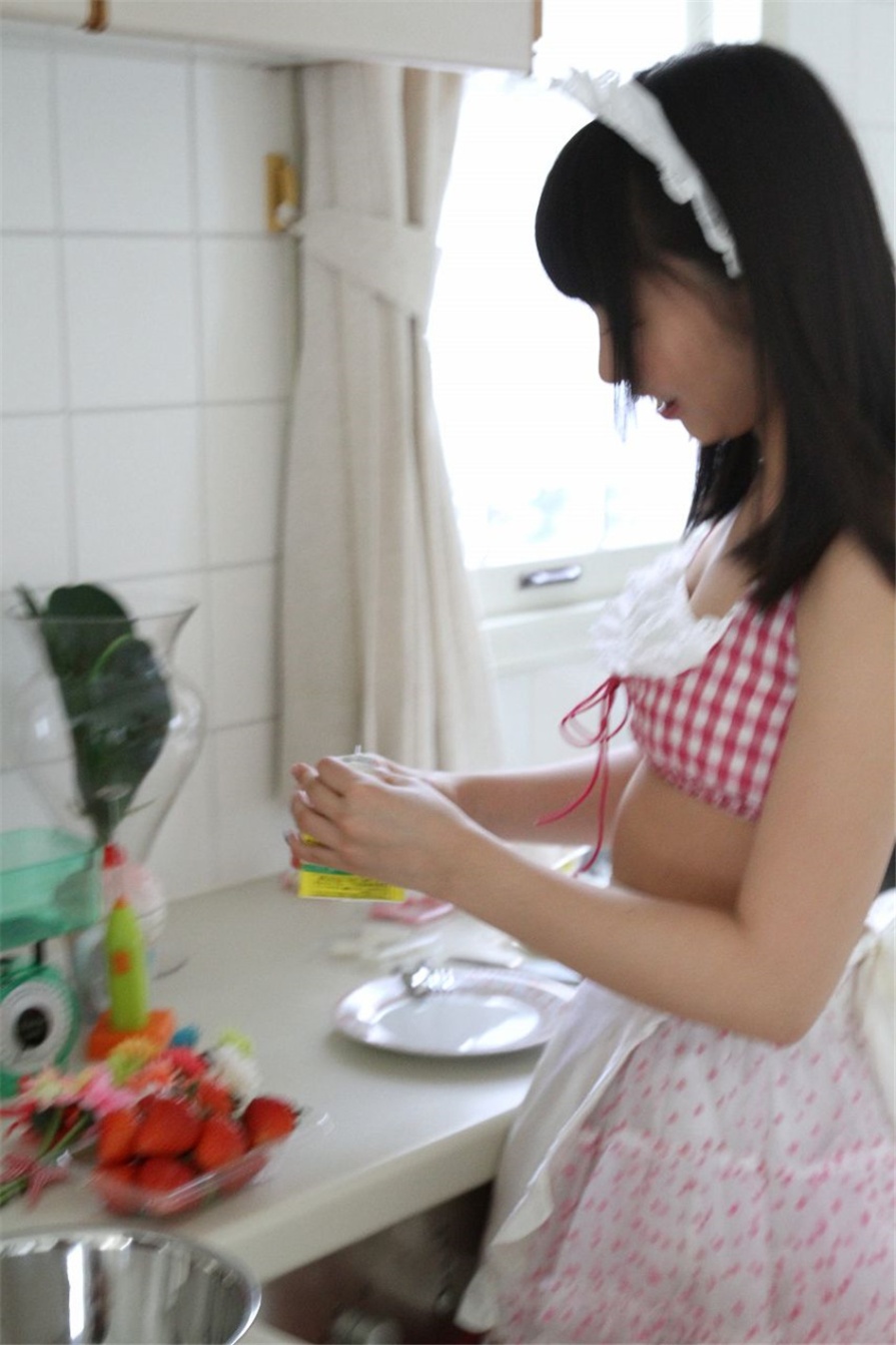 日本少女高岡未來女仆装诱人私房照(第50页)