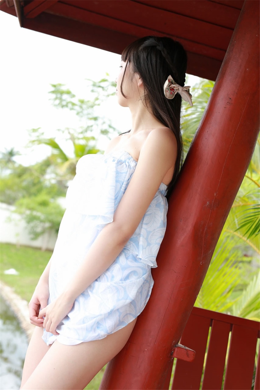 日本少女高岡未來户外撩裙蕾丝内衣写真图片(第7页)