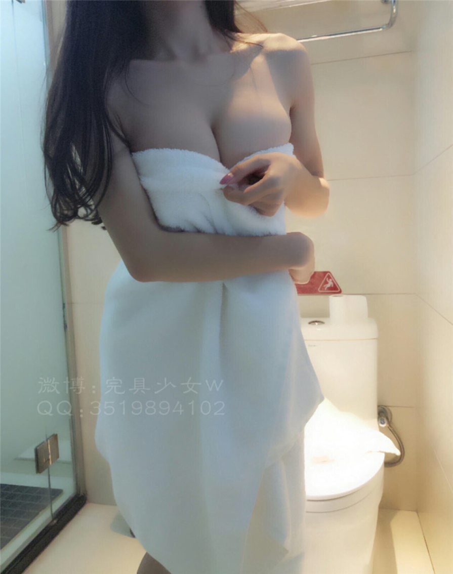 90后美女室内极品身材爆乳诱惑私拍(第16页)