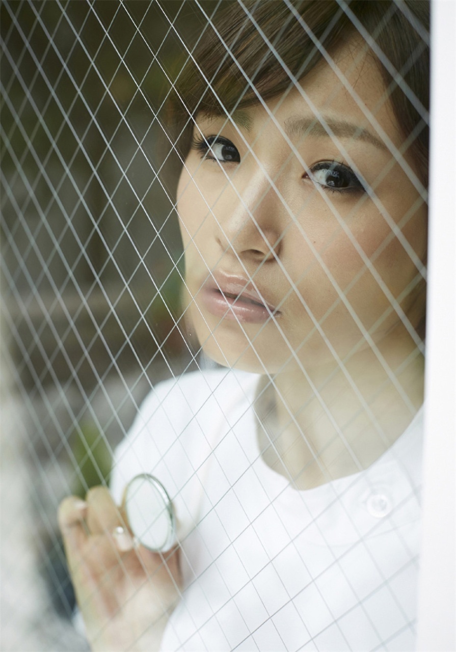 日本美女糸山千恵白室内护士装性感内衣爆乳诱惑写真(第4页)