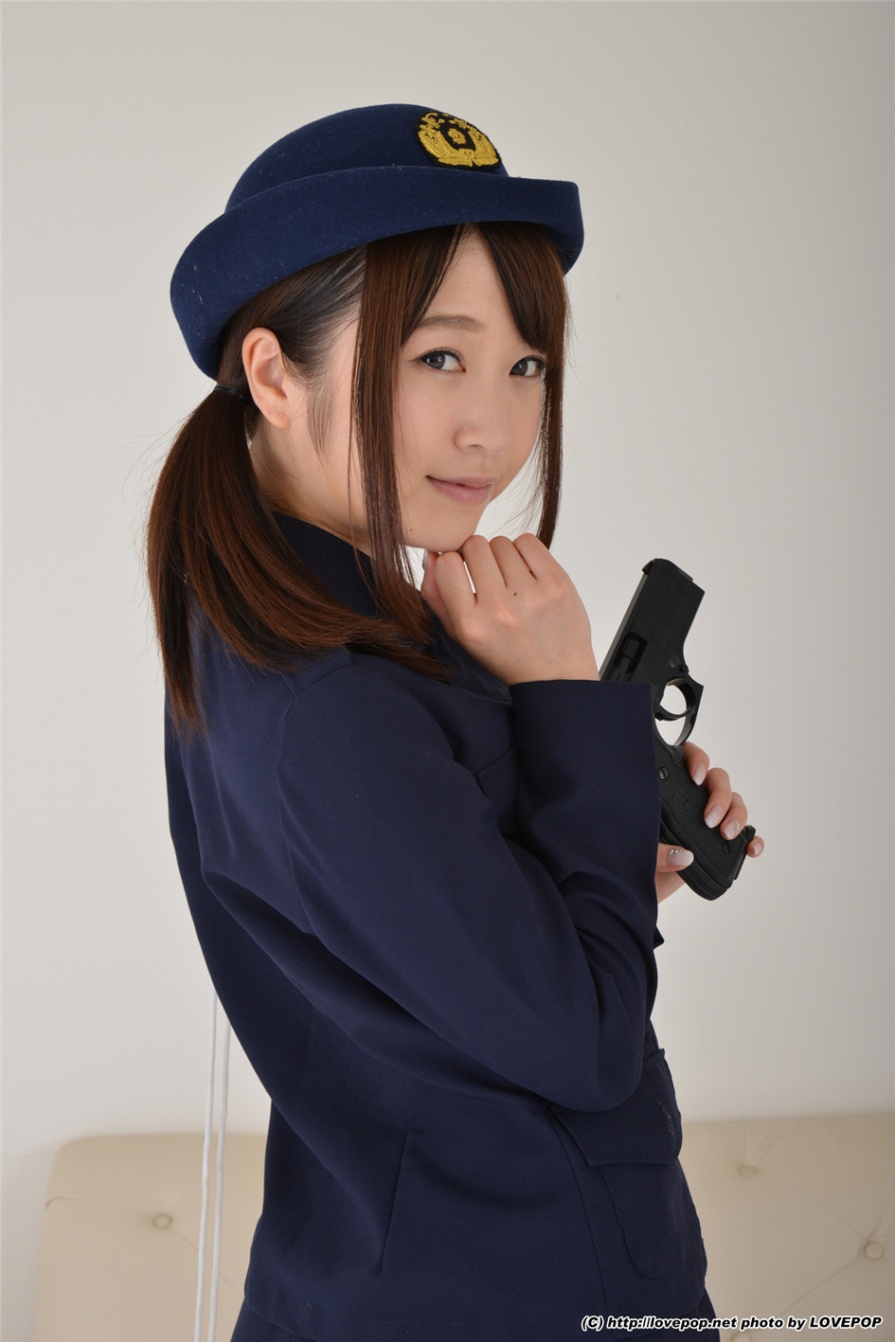 日本甜美女生裕木まゆ室内女警制服情趣内衣诱惑写真(第19页)