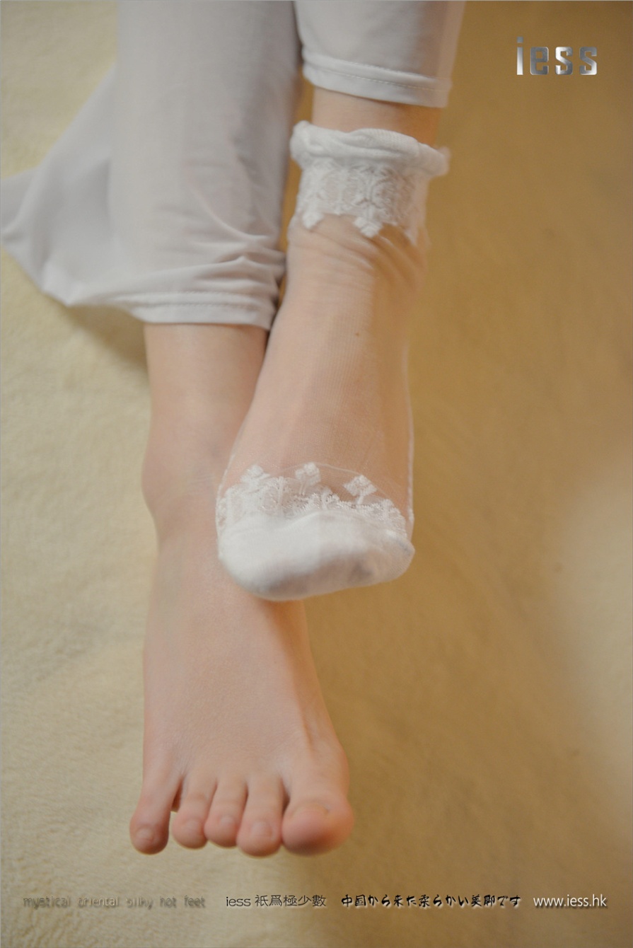 小夕公主性感蕾丝丝袜粉嫩美足写真(第21页)
