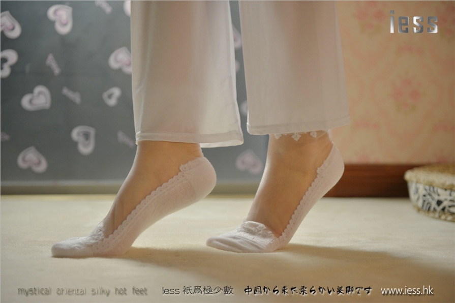小夕公主性感蕾丝丝袜粉嫩美足写真(第39页)