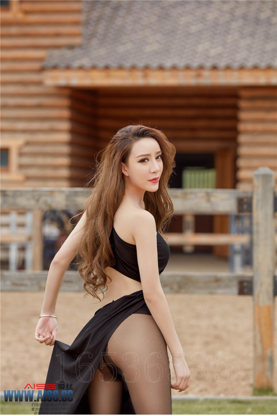 极品美女西雅&amp;小曼户外性感裤袜骑术写真(第62页)