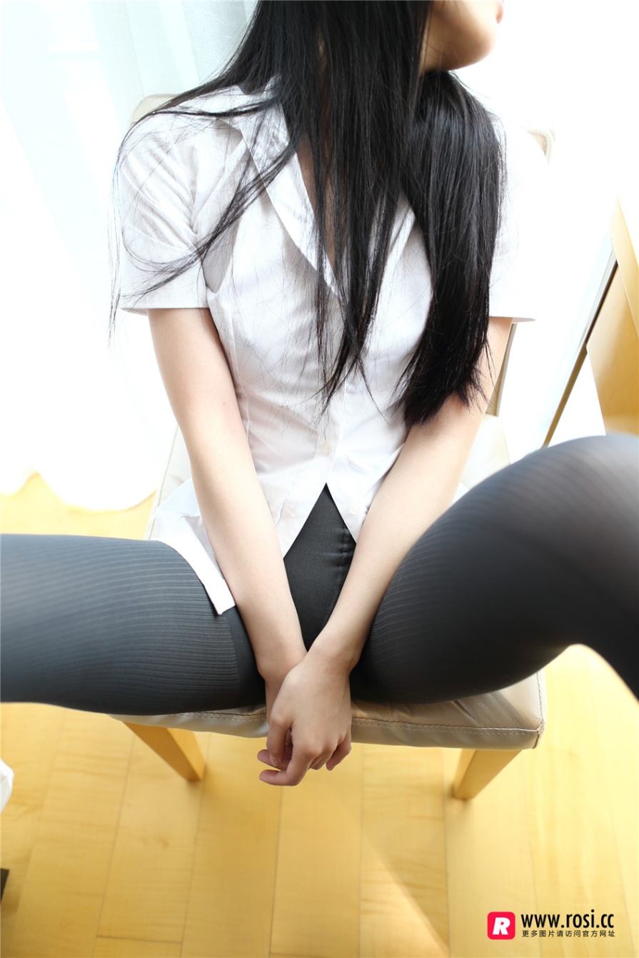 体操美女室内性感裤袜美臀诱惑私拍(第18页)