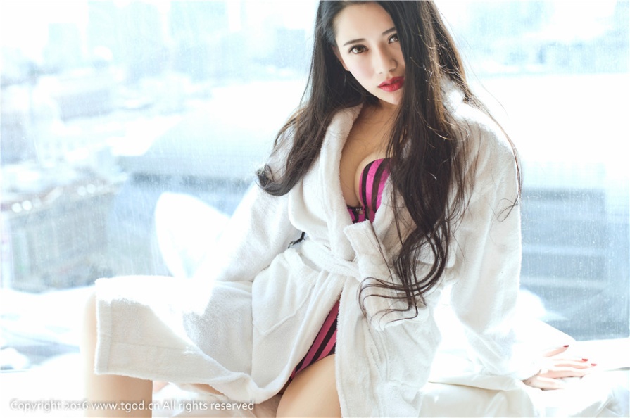 风骚美女朱小旭性感泳衣美乳诱惑写真(第12页)