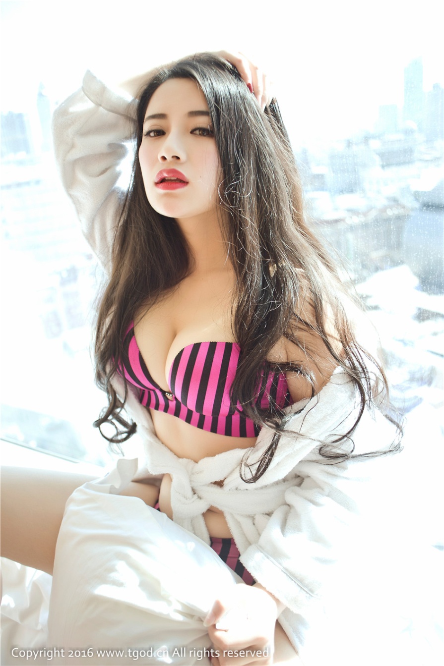 风骚美女朱小旭性感泳衣美乳诱惑写真(第17页)
