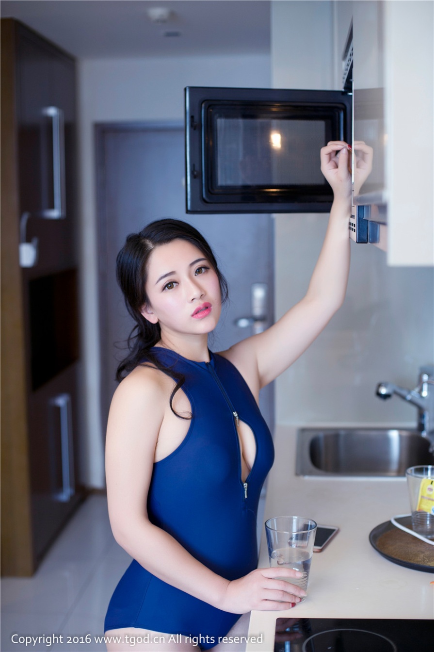 风骚美女朱小旭性感泳衣美乳诱惑写真(第25页)