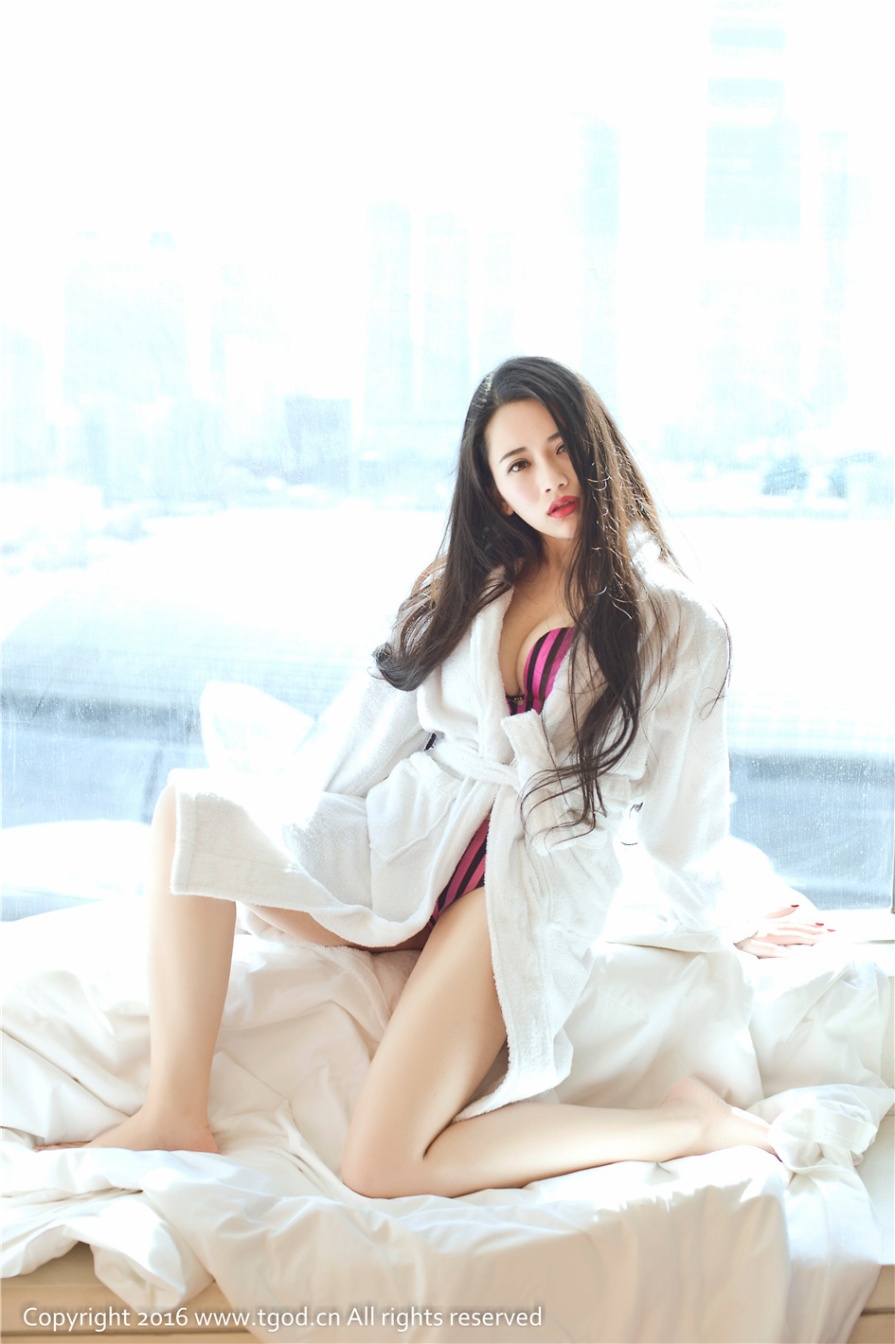 风骚美女朱小旭性感泳衣美乳诱惑写真(第29页)