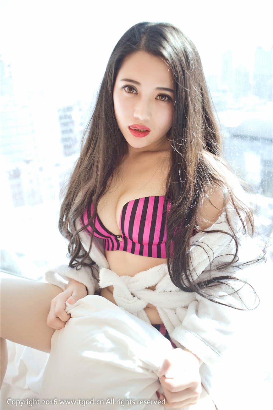 风骚美女朱小旭性感泳衣美乳诱惑写真(第36页)