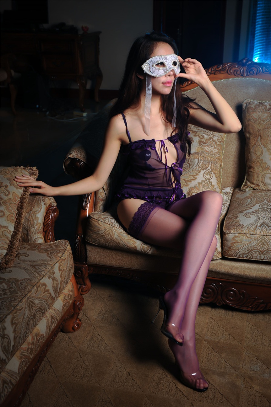 神秘面罩美女室内紫色情趣睡衣美腿诱惑私拍(第6页)