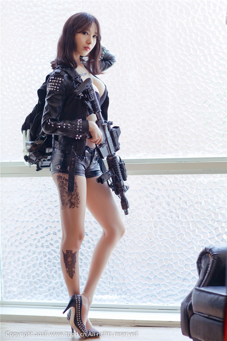 冷艳纹身美女美国特种兵制服白嫩爆乳诱惑写真(第23页)