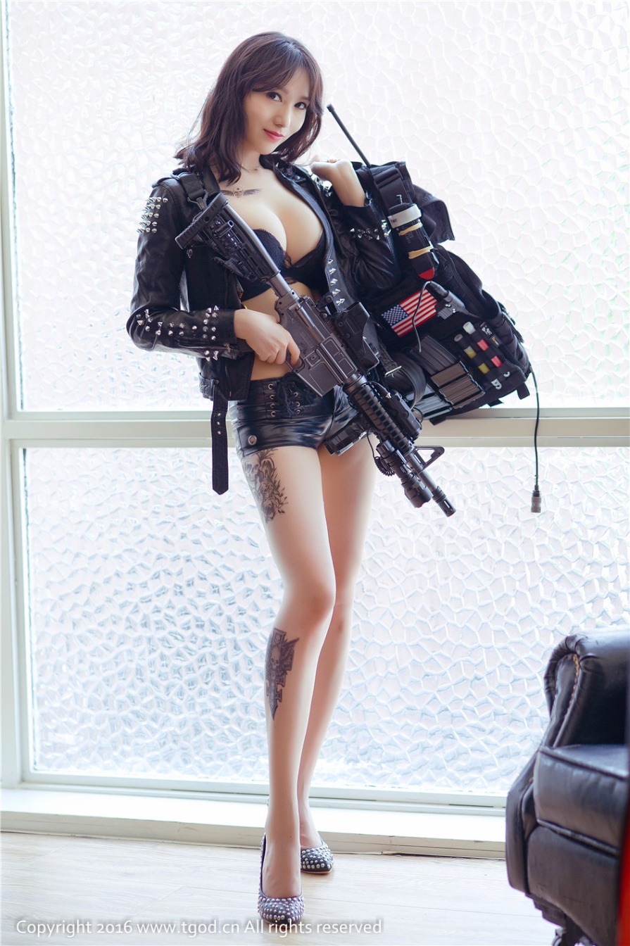 冷艳纹身美女美国特种兵制服白嫩爆乳诱惑写真(第29页)