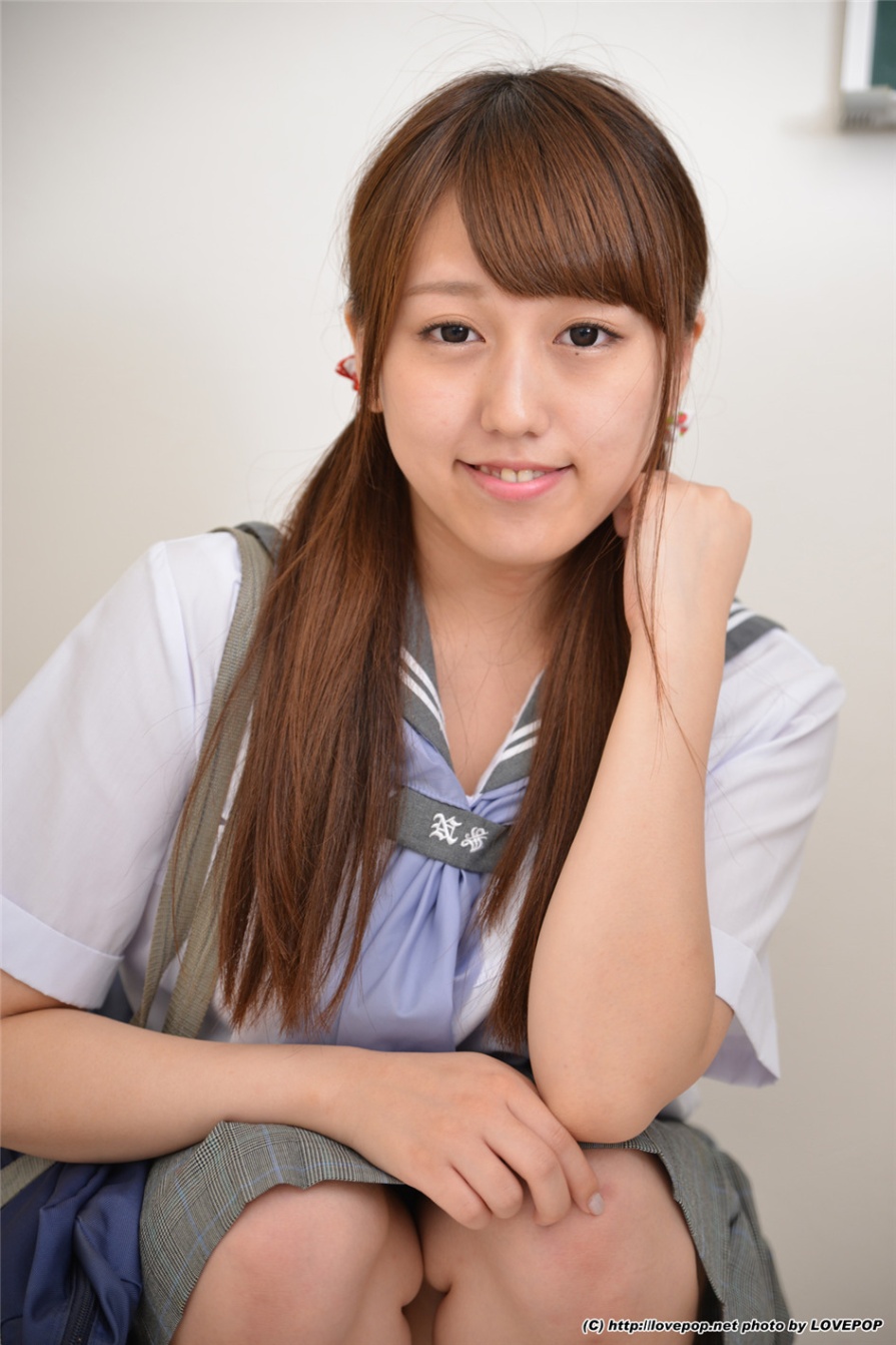 日本学生妹里美まゆ课室性感内衣诱惑写真(第32页)
