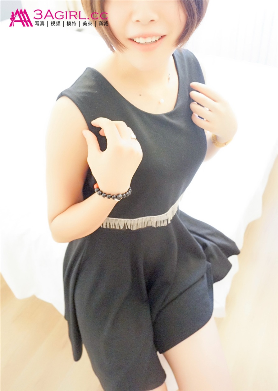 短发美女安冉床上白嫩美腿诱惑写真(第14页)