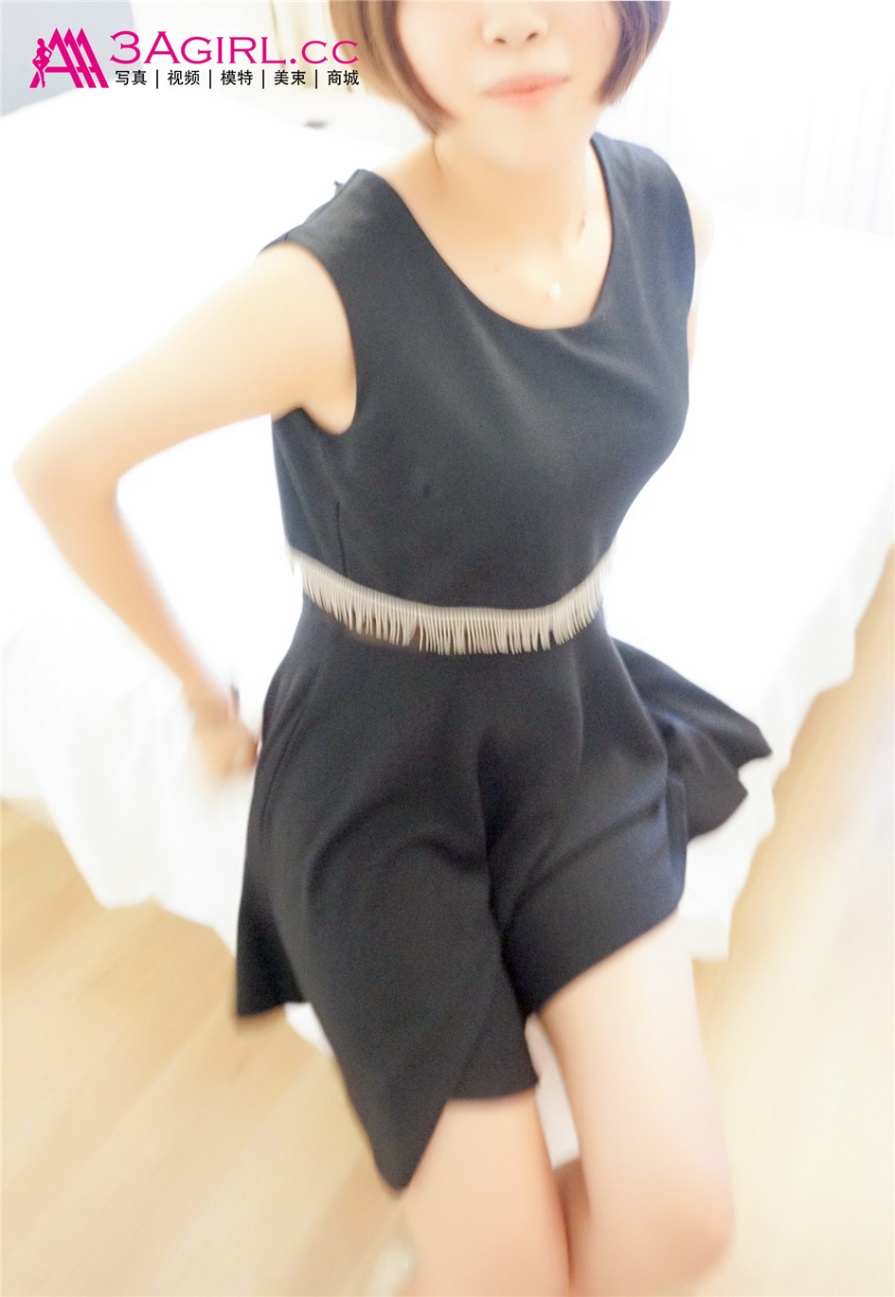 短发美女安冉床上白嫩美腿诱惑写真(第15页)