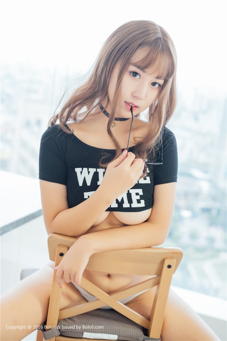 小萝莉猫九酱Sakura室内白嫩美乳翘臀诱惑私拍(第28页)