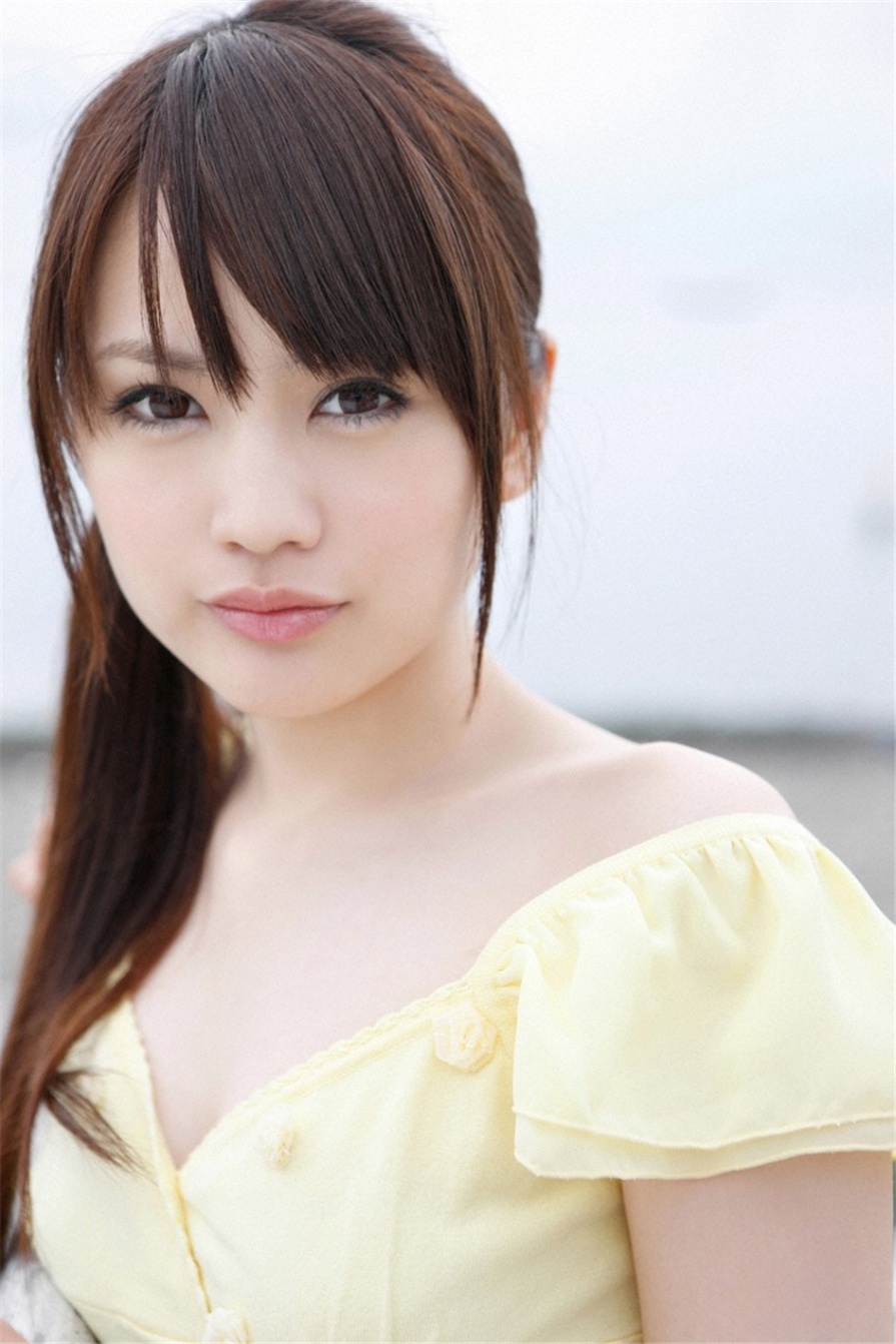 清纯美女志保户外低胸装白嫩乳沟诱惑写真(第35页)