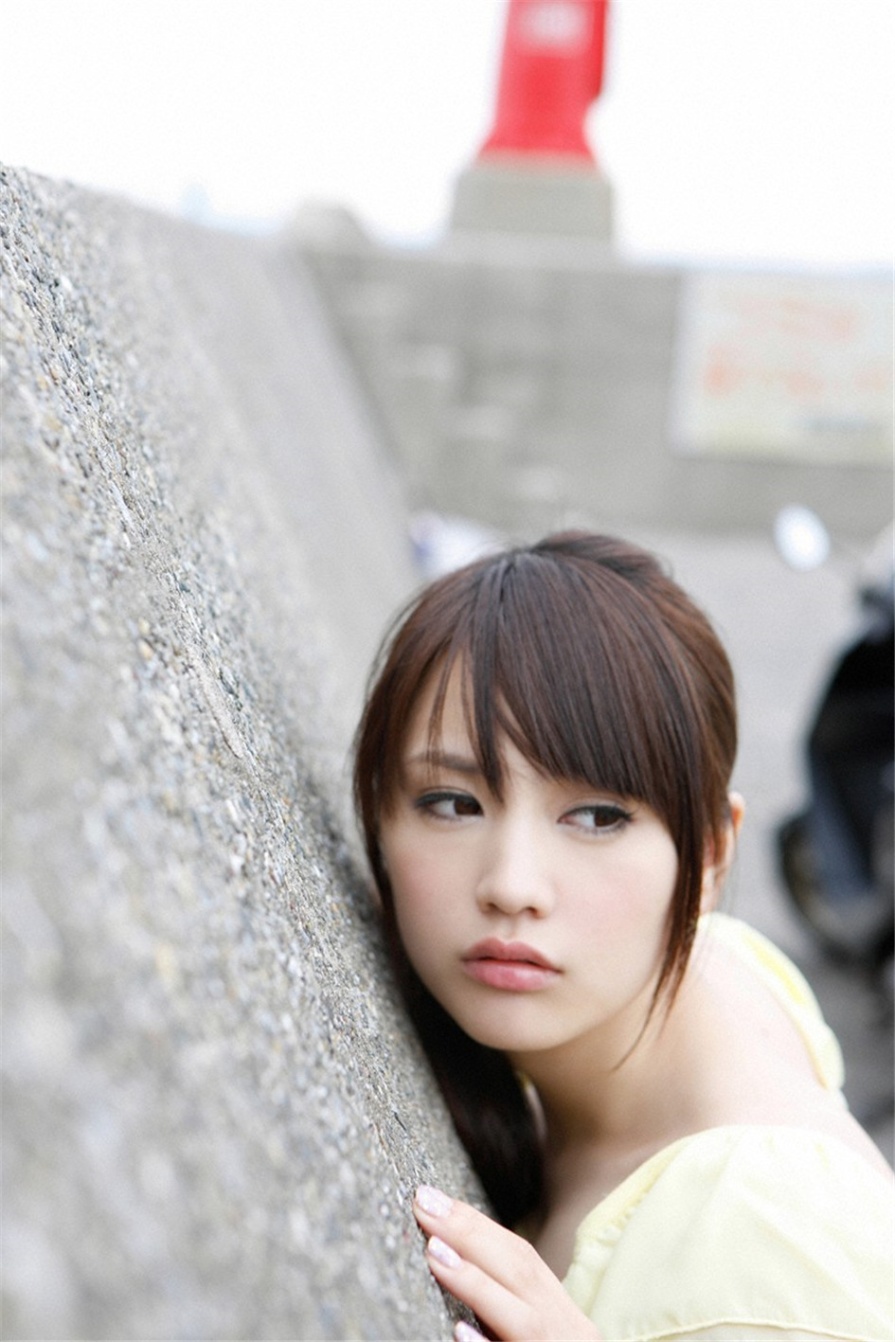 清纯美女志保户外低胸装白嫩乳沟诱惑写真(第42页)