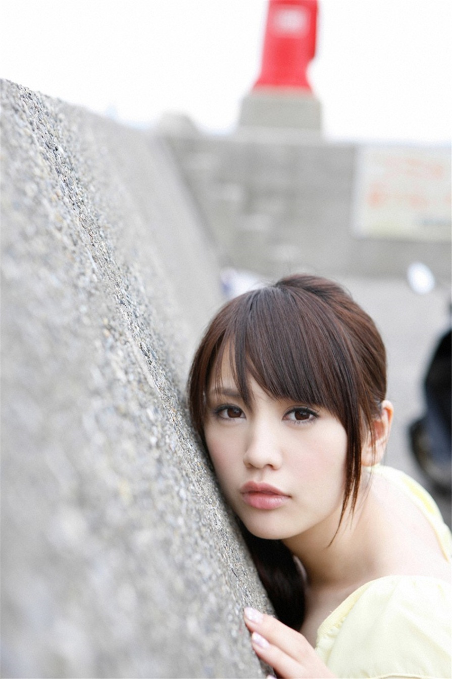 清纯美女志保户外低胸装白嫩乳沟诱惑写真(第43页)