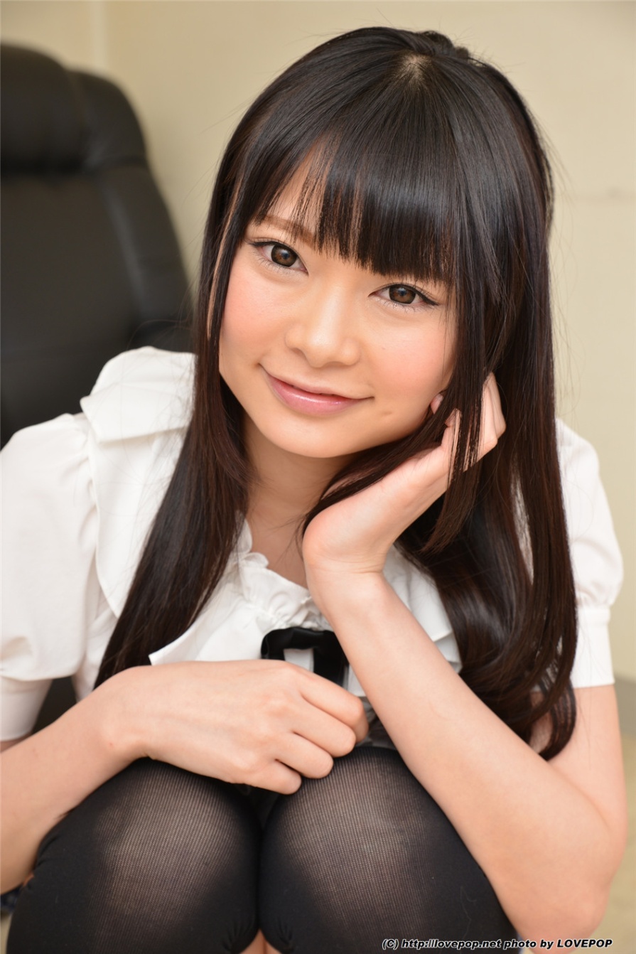 日本可爱美女なつめ愛莉室内超短裤美臀诱惑写真(第56页)