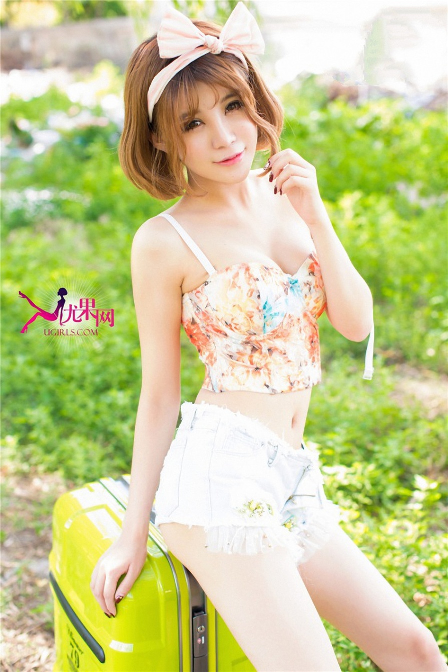 清纯美女Alin户外迷人乳沟诱惑写真(第17页)