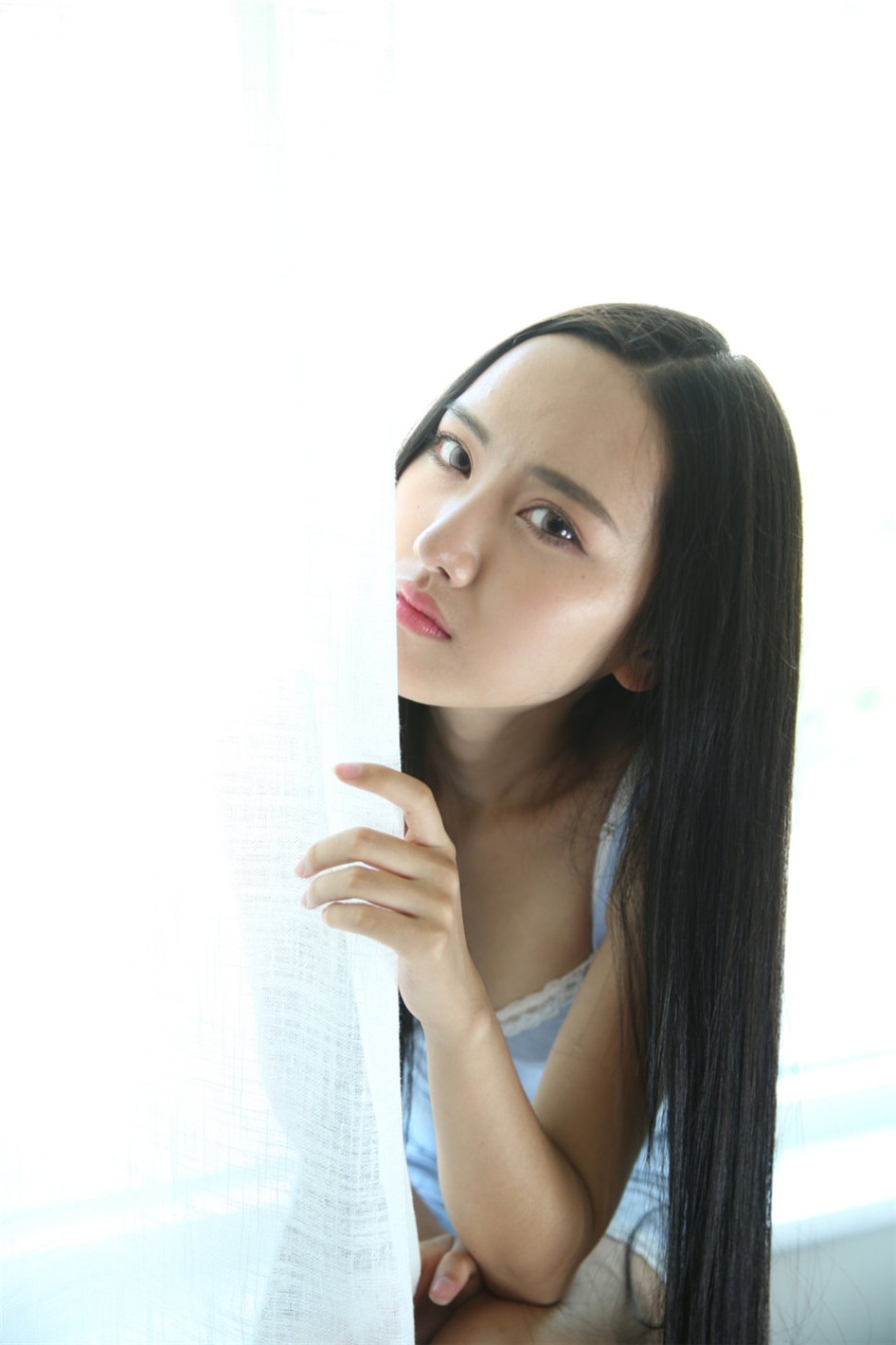 冷艳美女蛋蛋室内吊带短裙美乳诱惑写真(第30页)