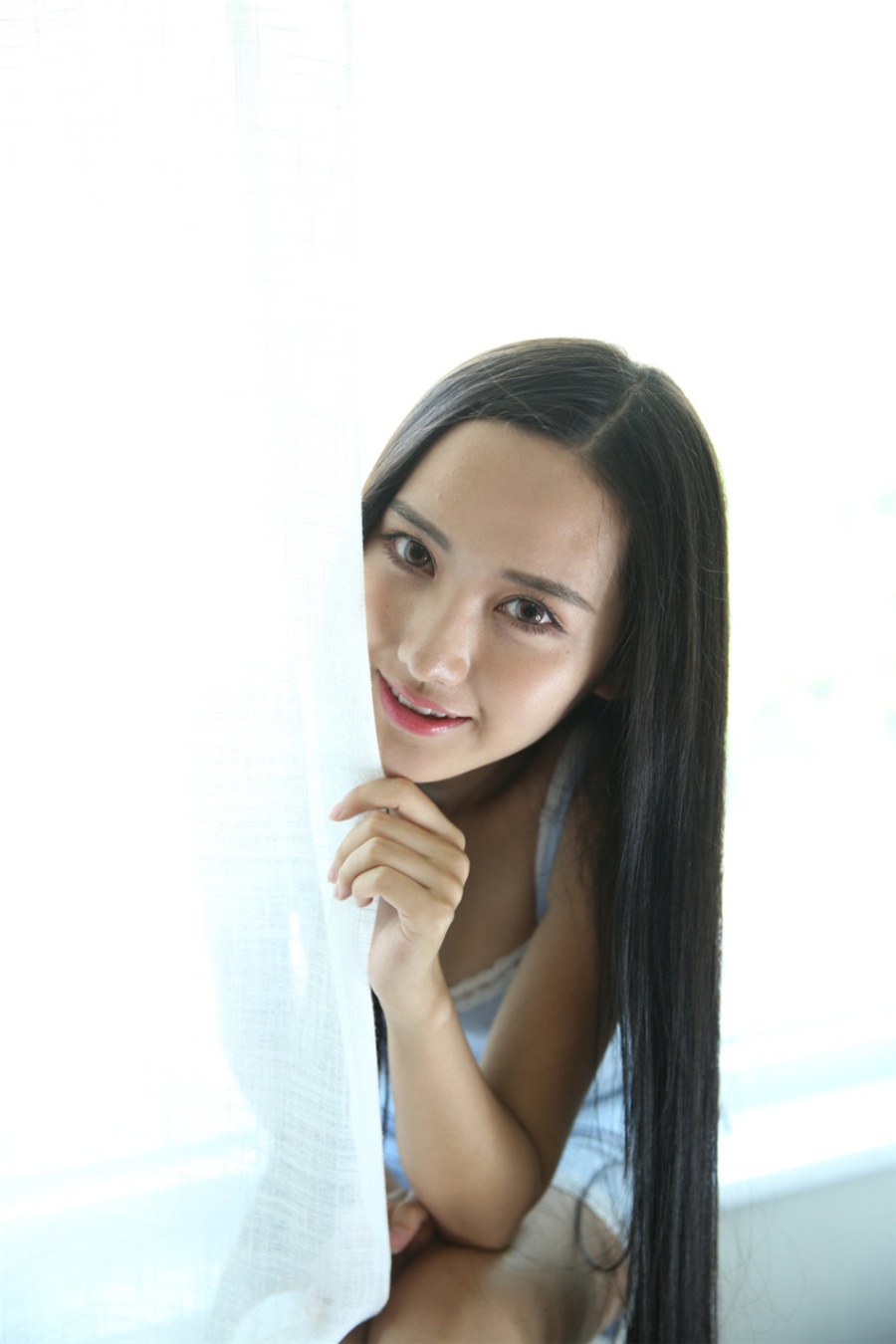 冷艳美女蛋蛋室内吊带短裙美乳诱惑写真(第31页)