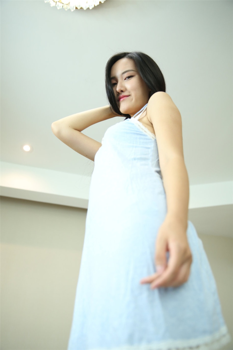 冷艳美女蛋蛋室内吊带短裙美乳诱惑写真(第35页)