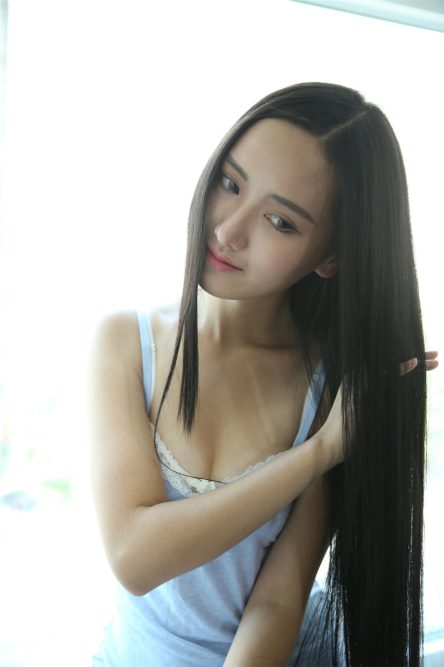 冷艳美女蛋蛋室内吊带短裙美乳诱惑写真(第37页)