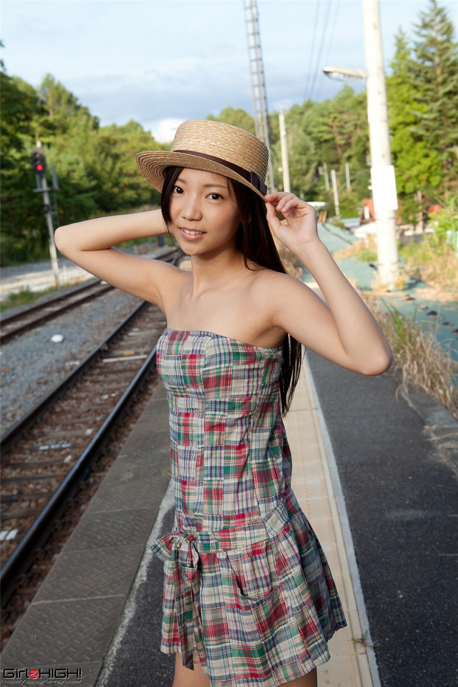日本少女西浜ふうか吊带裙户外写真图片(第2页)