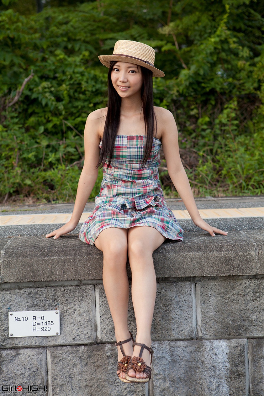 日本少女西浜ふうか吊带裙户外写真图片(第7页)