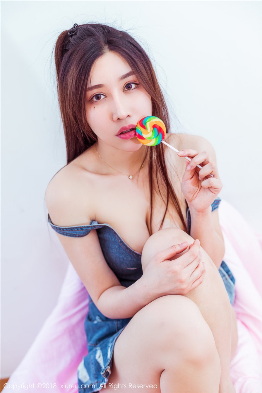 深V低胸装美女美昕Yumi室内粉嫩巨乳诱惑私拍(第39页)