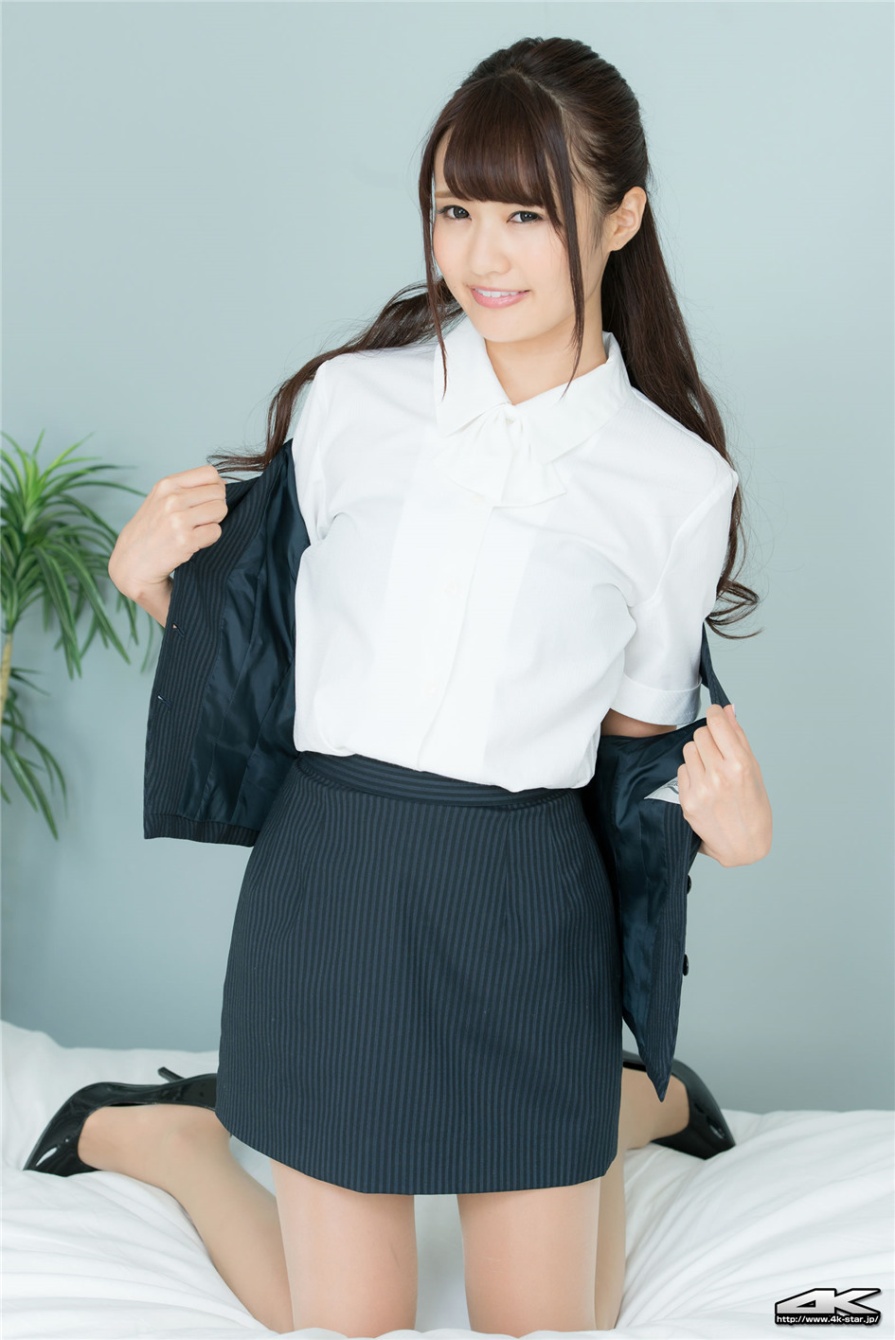 日本清纯美女中村奏絵床上OL制服写真(第106页)