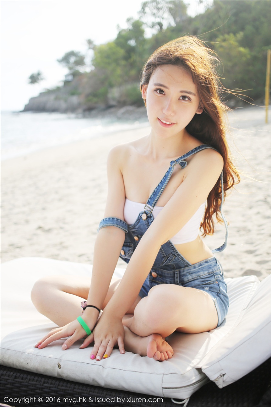 清纯美女熊吖BOBO海滩比基尼白嫩美臀诱惑写真(第23页)