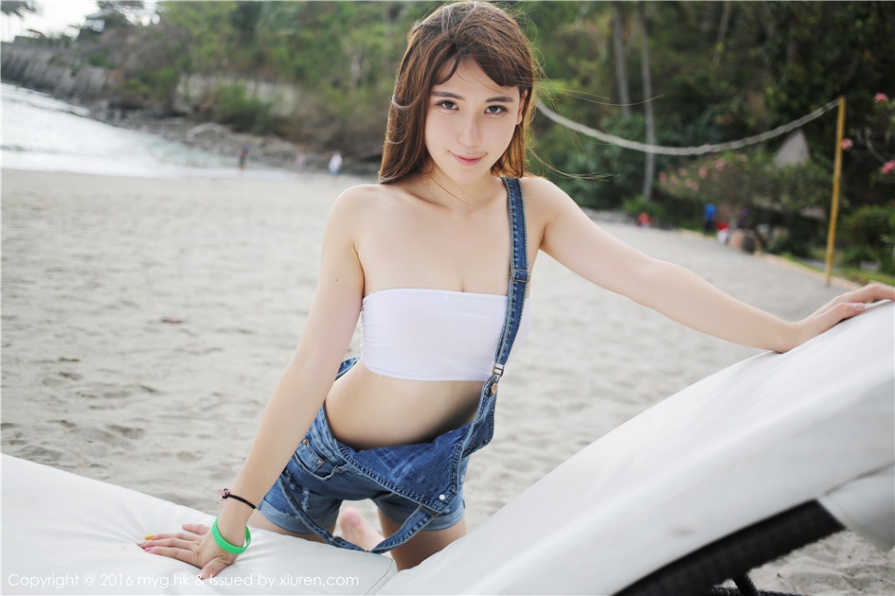 清纯美女熊吖BOBO海滩比基尼白嫩美臀诱惑写真(第28页)