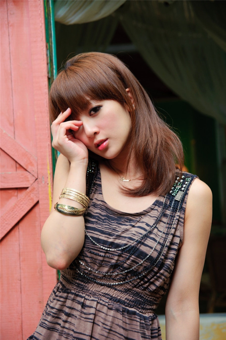 清纯美女果子MM私房照写真(第21页)